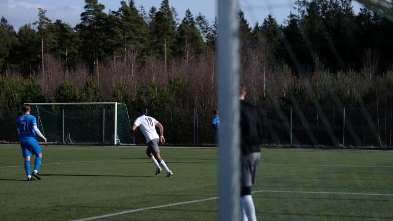 Po nešťastné srážce na hřišti zemřel 19letý španělský brankář. Smutek vyjádřil i Real Madrid Po nešťastné srážce na hřišti zemřel 19letý španělský brankář. Smutek vyjádřil i Real Madrid