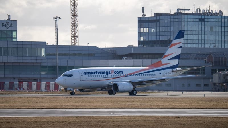 V letadle z Prahy na Korfu šlo o život: Žena se na palubě začala dusit, pilot popsal detaily V letadle z Prahy na Korfu šlo o život: Žena se na palubě začala dusit, pilot popsal detaily