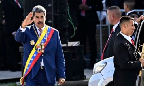 Venezuela se chystá na útok USA: Maduro podepsal dekret, který mu umožňuje vyhlásit stav nouze