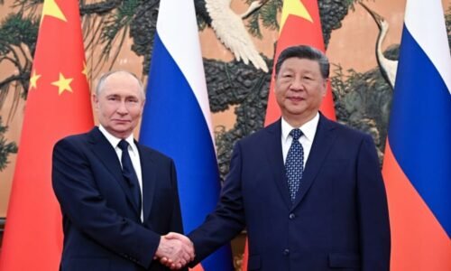 Putin se sešel v Pekingu se svým čínským protějškem. Si Ťin-pchinga nazval „drahým přítelem“ Putin se sešel v Pekingu se svým čínským protějškem. Si Ťin-pchinga nazval „drahým přítelem“