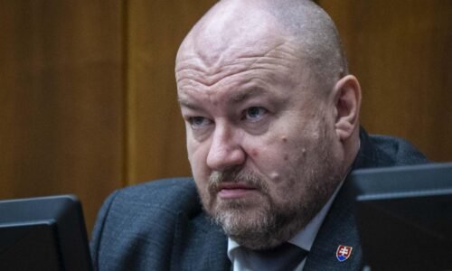 Huliakovci skúšali zatlačiť na koalíciu. Hazard ich na chvíľu postavil do roly rebelov