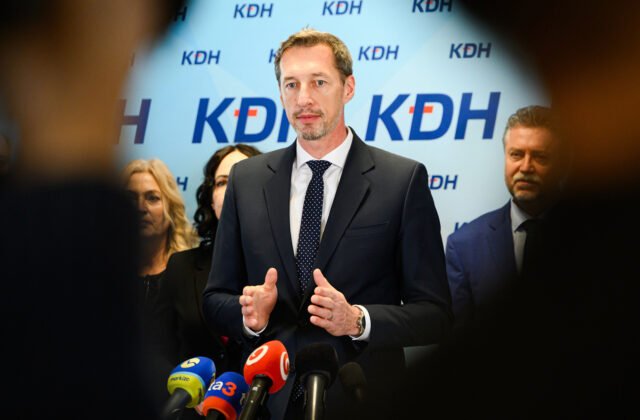585706_67b09b50d5714548832629-640x420.jpg Kresťanskí demokrati vyzývajú prezidenta, aby podal podnet na disciplinárne konanie voči riaditeľovi SIS Gašparovi