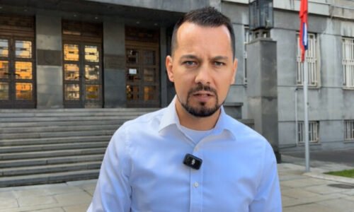 587054_snimka-obrazovky-2025-09-08-143707-640x420.jpg Šutaj Eštok by mal podľa Demokratov okamžite odstúpiť od zmluvy na hasičské autá, Šeliga hovorí o amaterizme ministra – VIDEO