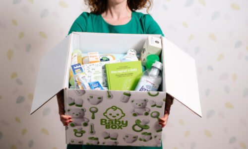 Union poteší ďalšie čerstvé mamičky – predlžuje benefit Baby BOX plný top značiek