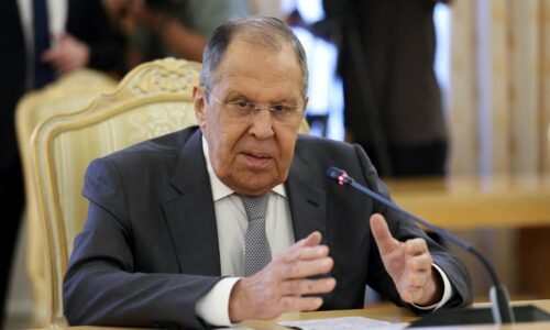 Rusko nebude súhlasiť s návrhmi ukrajiny na prímerie a schôdzku lídrov, vyhlásil lavrov