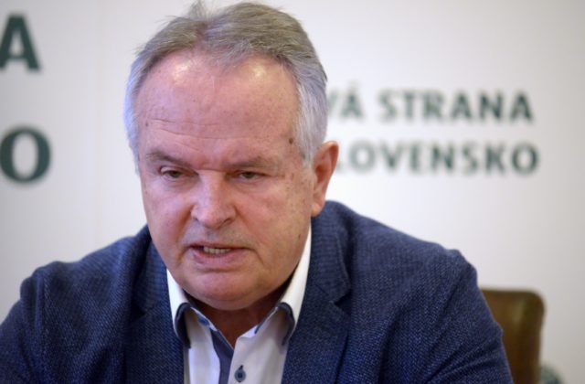 596119_1-640x420.jpg Blanár zatiaľ nepotvrdil veľvyslanectvo pre Radačovského, politické nominácie sú však vraj bežné