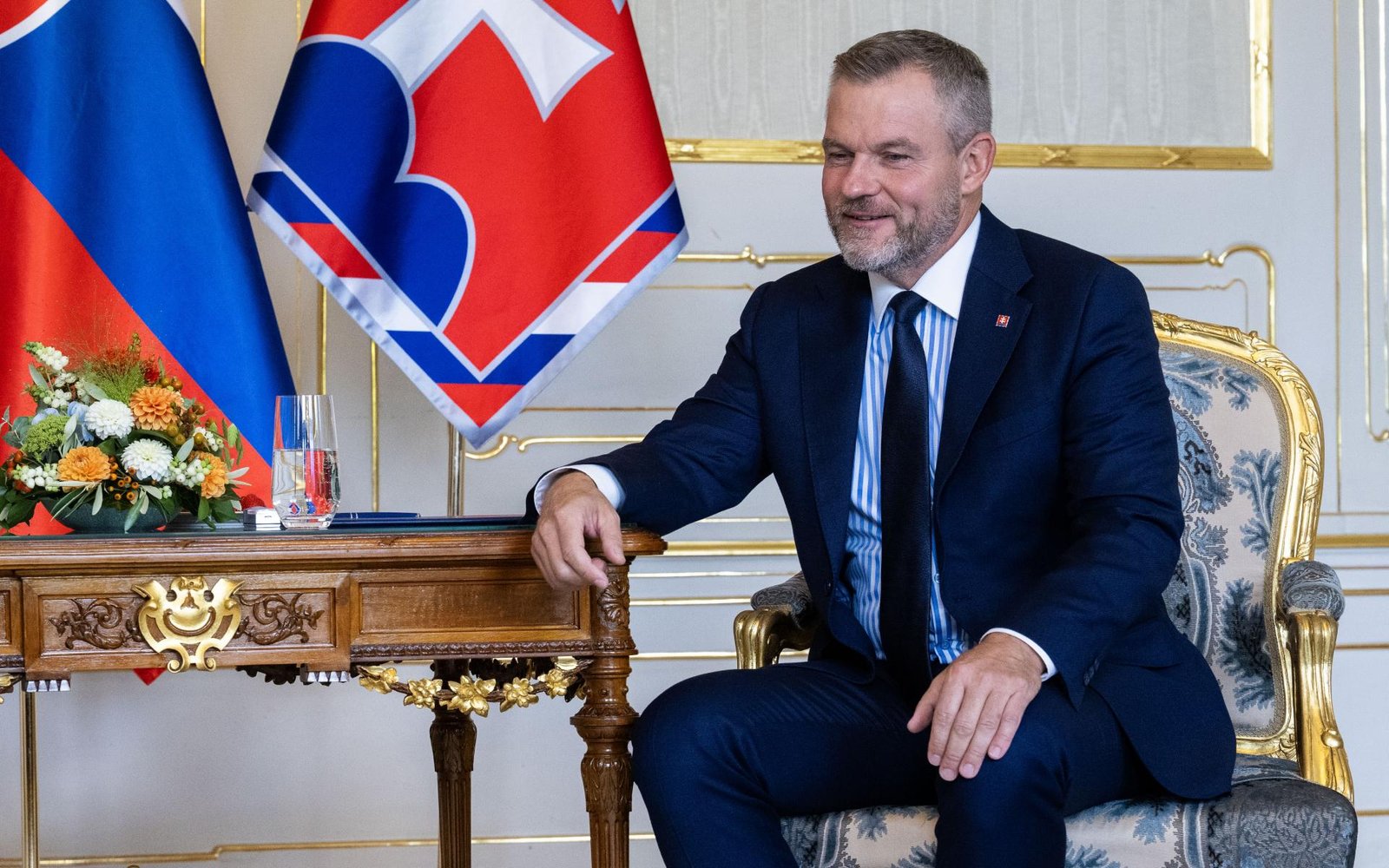 Prezident podpíše novelu ústavy, o konsolidácií chce najprv rokovať Prezident podpíše novelu ústavy, o konsolidácií chce najprv rokovať
