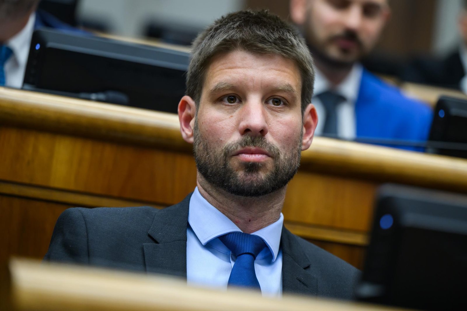 Koalícia si arogantne pretlačila konsolidáciu, tvrdí Šimečka. PS žiada prezidenta, aby zákon nepodpísal