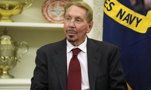 Trump: Na dohode o budúcnosti TikToku sa podieľajú Ellison, Dell aj Lachlan Murdoch