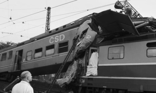 Černý den českých drah: Po srážce vlaků v Praze zemřelo 14 lidí, od tragédie uplynulo 60 let