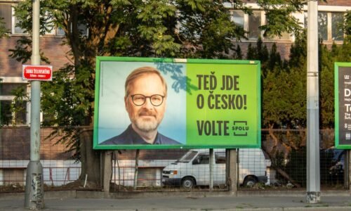 Lídri českých strán sa v debate zhodli len na tom, že by na prvú cestu išli na Slovensko Lídri českých strán sa v debate zhodli len na tom, že by na prvú cestu išli na Slovensko