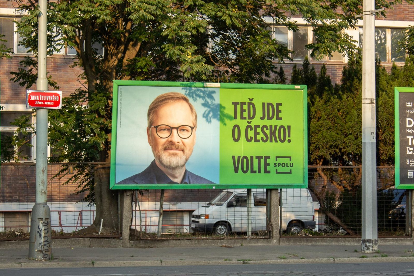 Lídri českých strán sa v debate zhodli len na tom, že by na prvú cestu išli na Slovensko