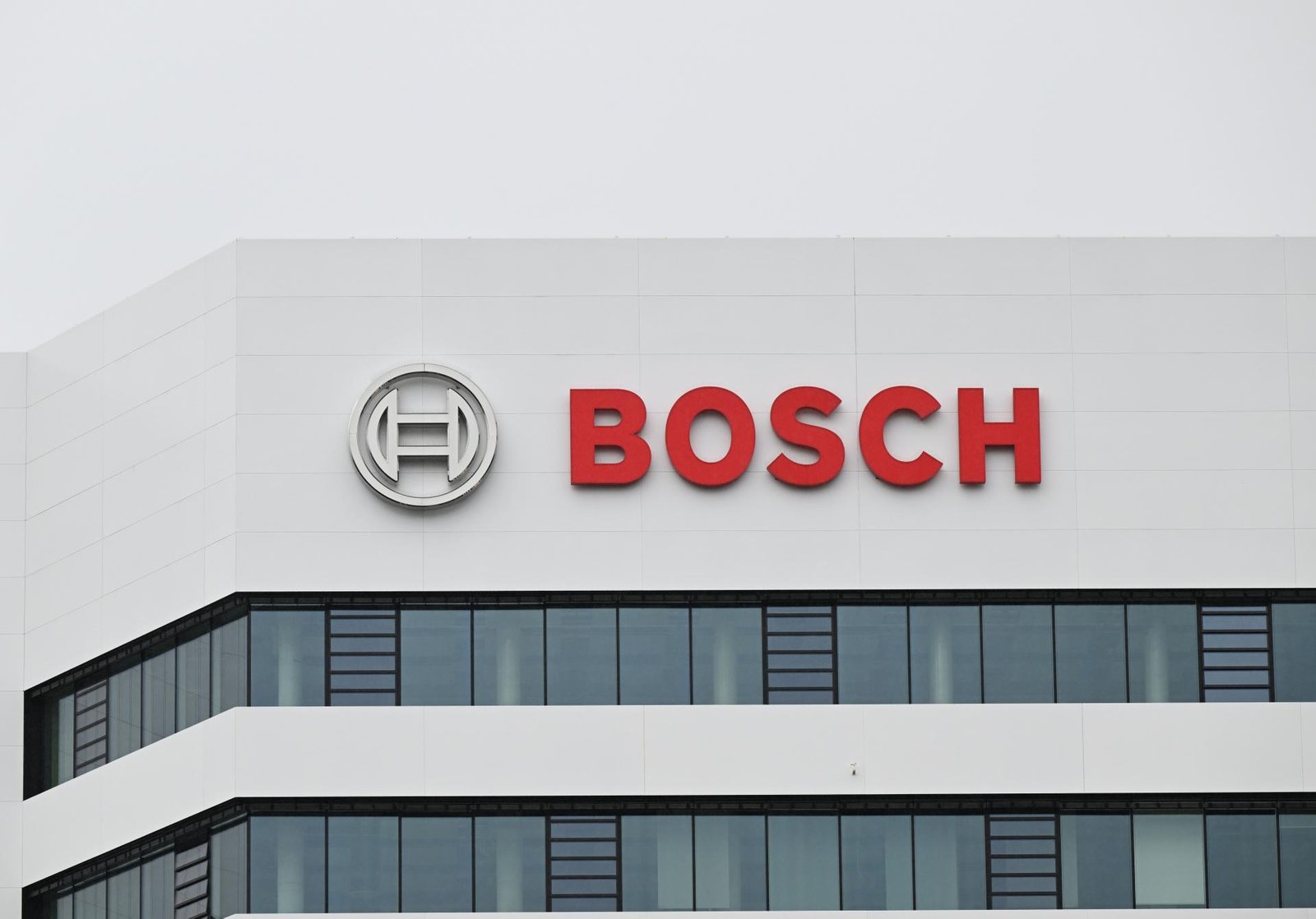 Bosch zruší do piatich rokov ďalších 13-tisíc pracovných miest, väčšinu v Nemecku. Odbory sú proti