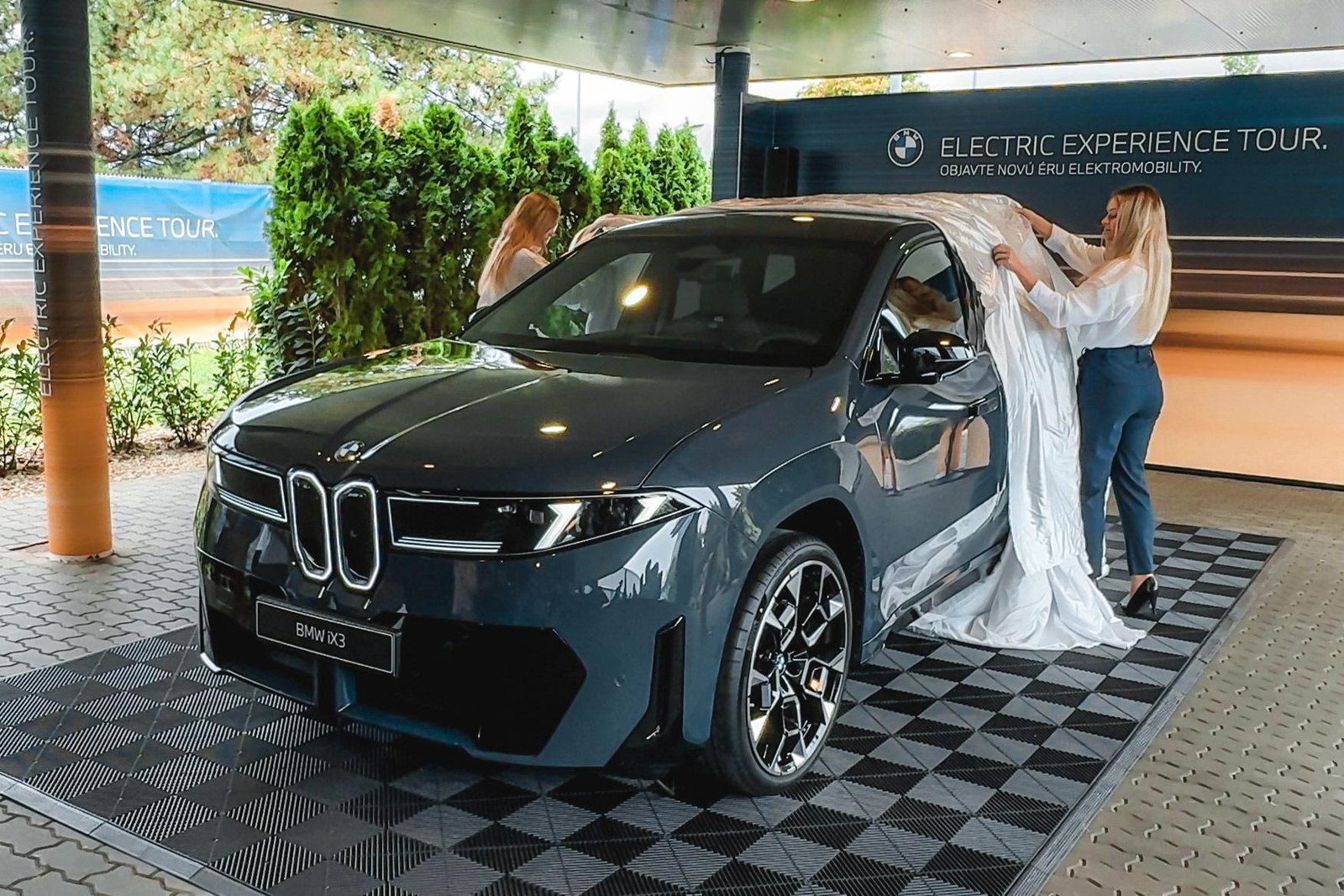 Revolučné BMW už prichádza na Slovensko. Je dokonca lacnejšie než bol predchodca Revolučné BMW už prichádza na Slovensko. Je dokonca lacnejšie než bol predchodca