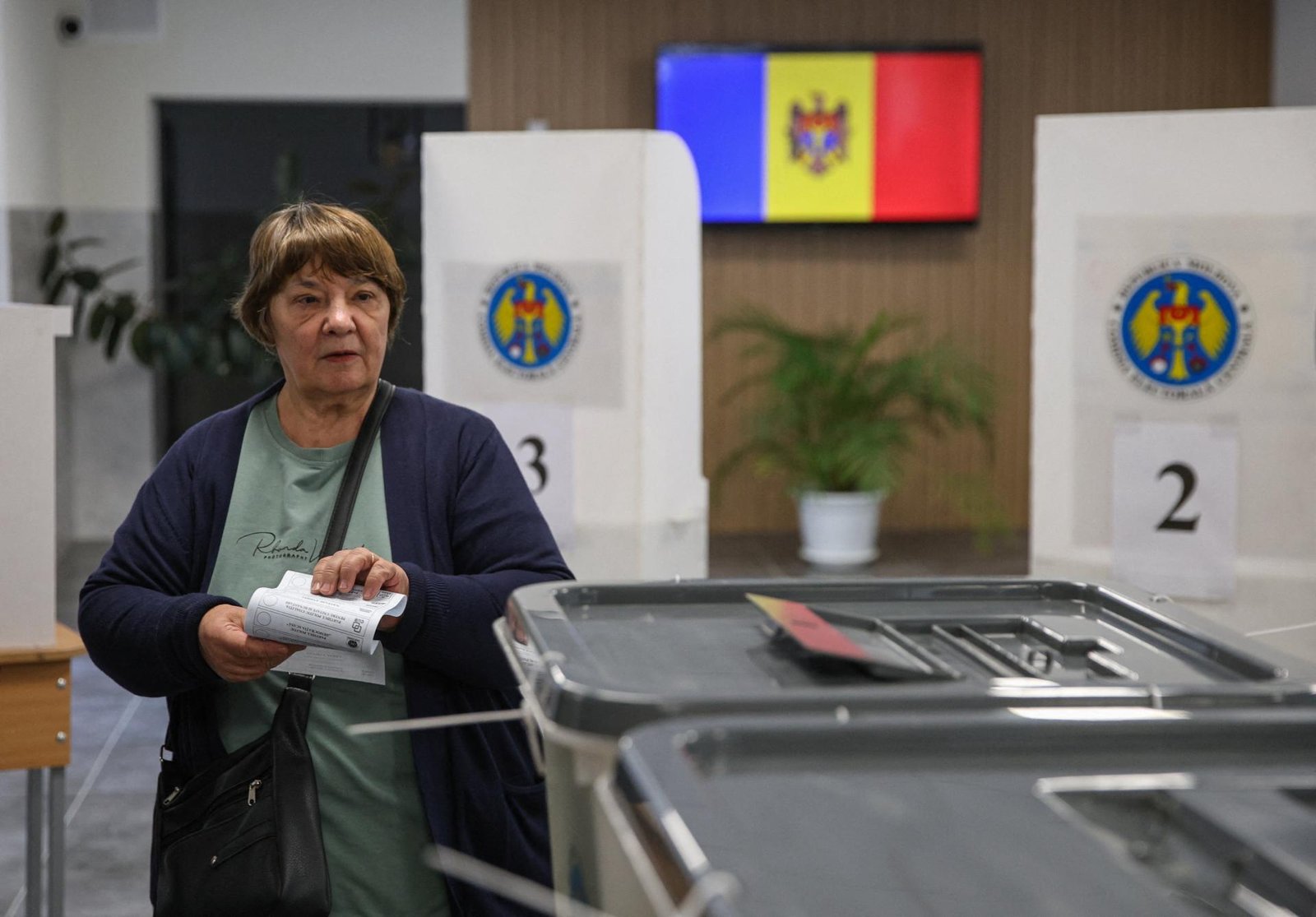 V Moldavsku sa konajú kľúčové voľby, v stávke je aj smerovanie krajiny do EÚ
