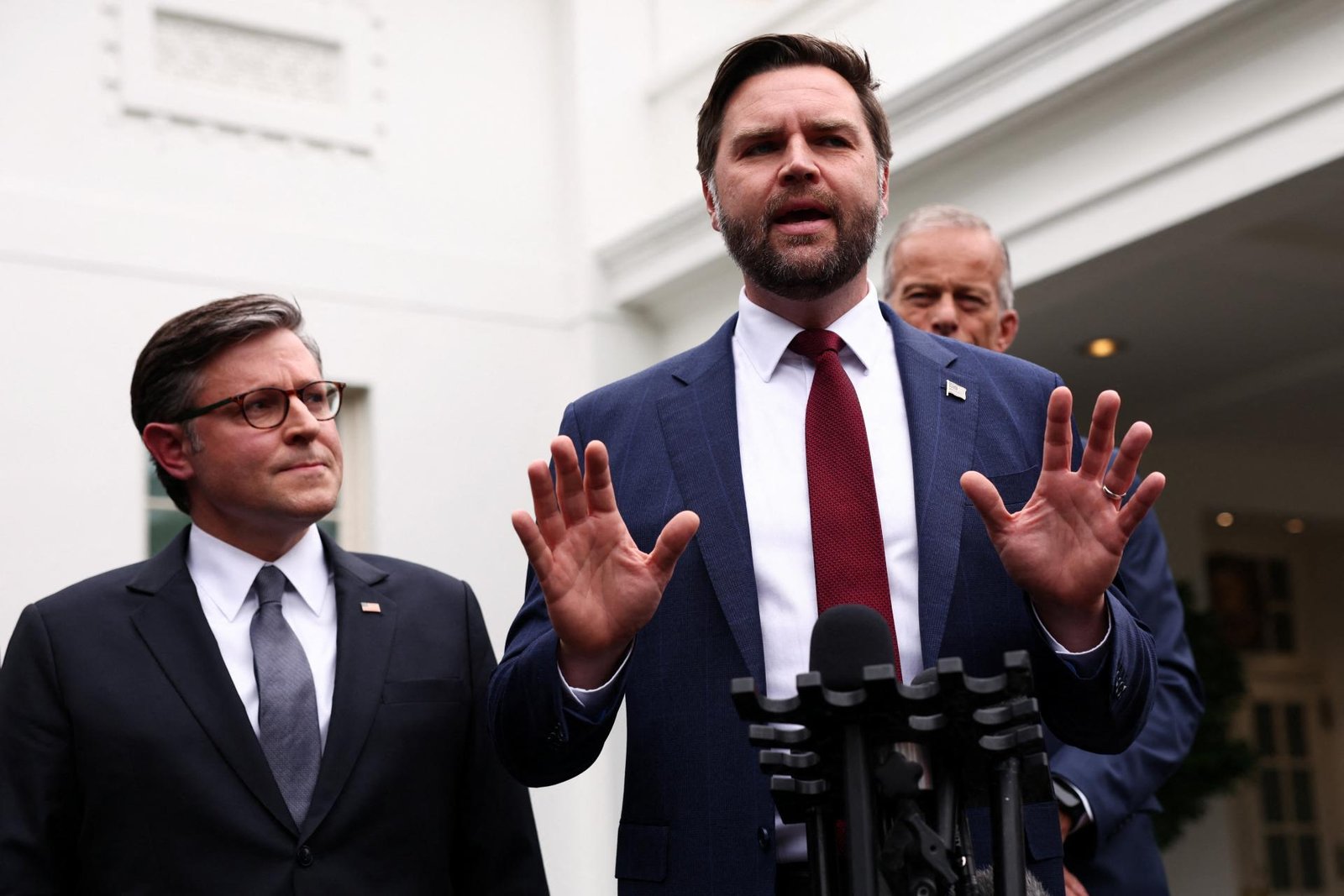 Federálnej vláde USA hrozí shutdown, Vance z toho viní demokratov