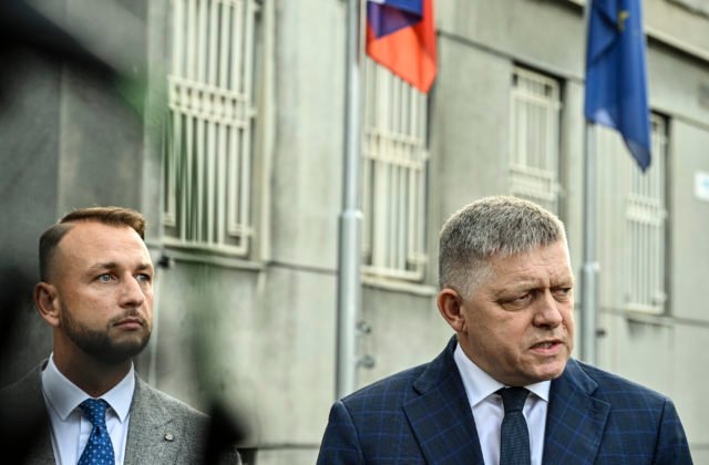 Hlas aj Smer strácajú voličské jadro, koaličnú väčšinu by nevytvorili ani s Republikou