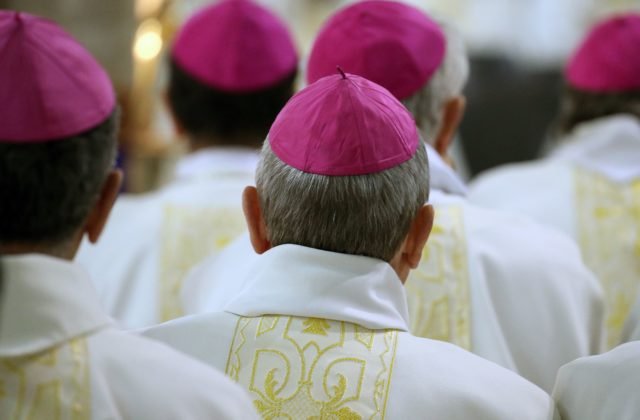 15. september ako deň pracovného pokoja vyhovoval aj Ficovi, biskupi upozorňujú na Vatikánsku zmluvu