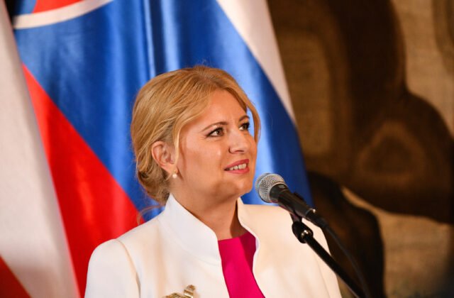 624298_zuzana-a-aputova-640x420.jpg Novela ústavy sa už nikdy nezbaví nálepky kontroverznosti, uviedla exprezidentka Čaputová