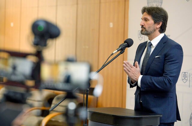 624407_minister-obrany-robert-kalinak-smer-sd-640x420.jpg Ide len o štartovný výstrel, hodnotí minister Kaliňák konferenciu o „múre proti dronom“