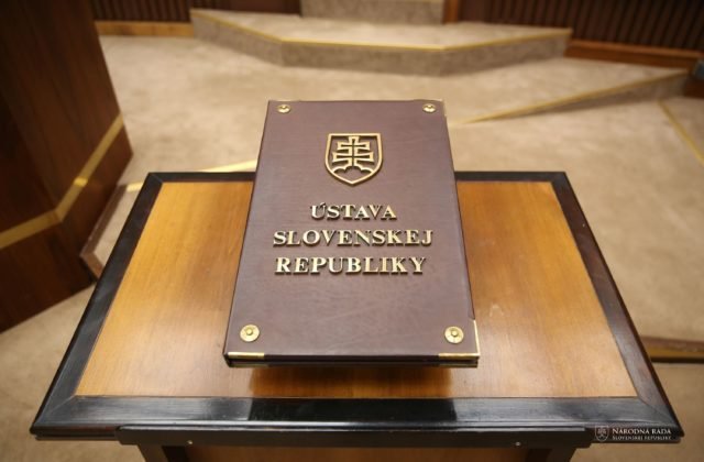 Občianske organizácie spustili petíciu, novela ústavy podľa nich oslabí demokraciu a poškodí všetkých ľudí