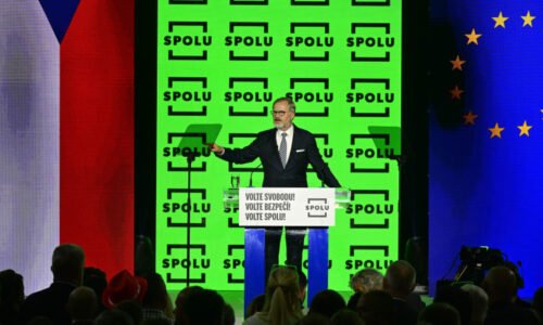Volte rozumem, ne srdcem. Jen Spolu může Babiše porazit, burcoval Fiala voliče