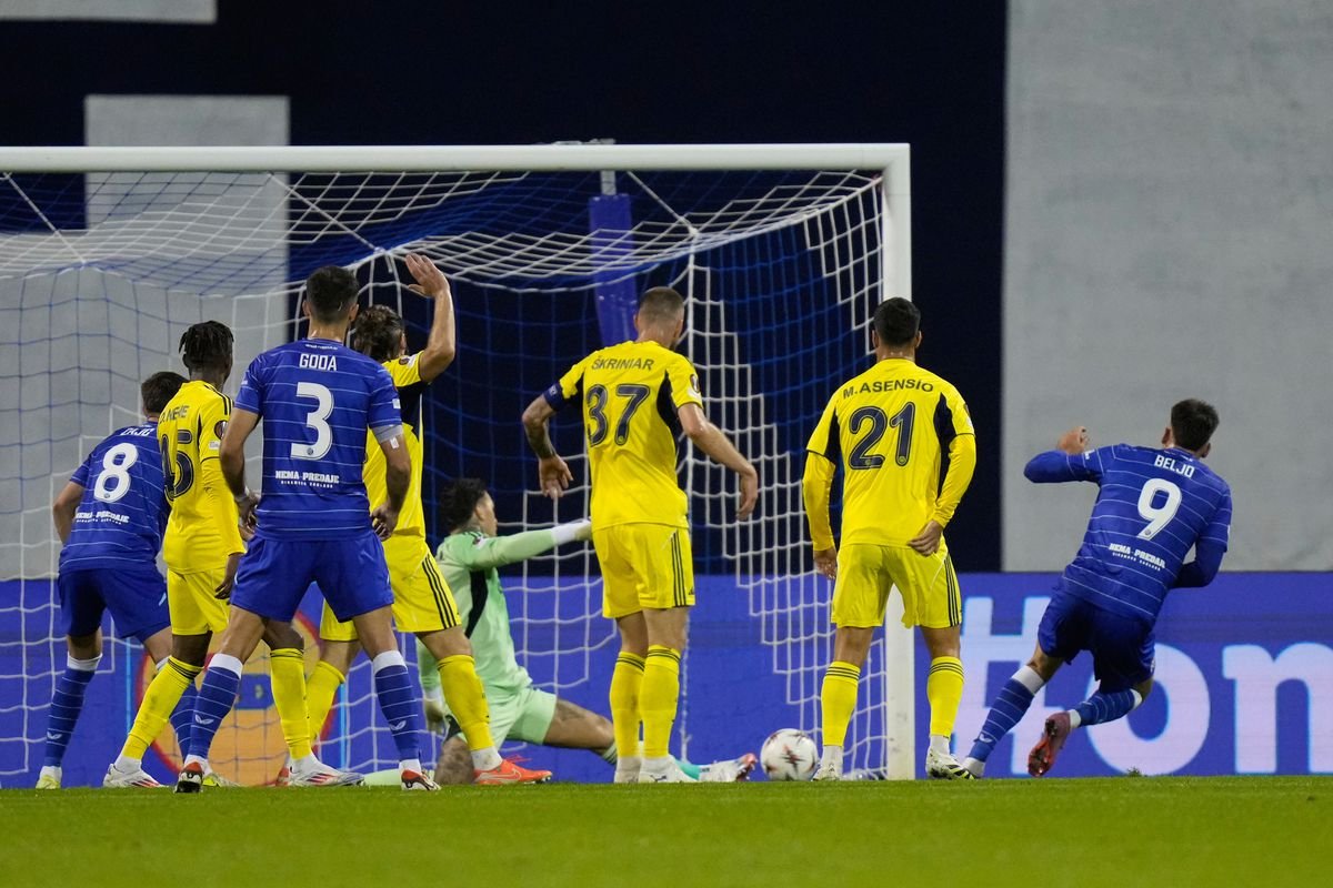 Fenerbahce s kapitánom Škriniarom padlo v Záhrebe. Feyenoord bez Sauera nepochodil v Brage