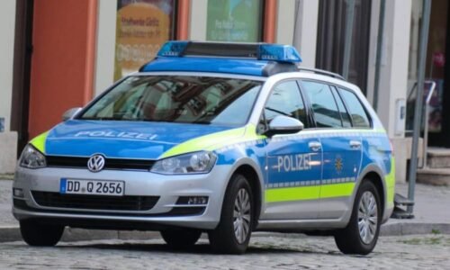 Policejní auto srazilo dítě na odrážedle. V Leutkirchu kvůli tomu zasahoval vrtulník