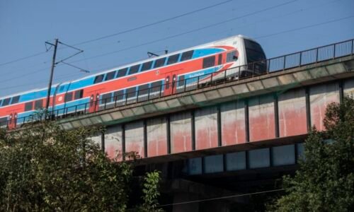 Černá neděle na českých železnicích: Tři lidé zemřeli po srážce s vlakem