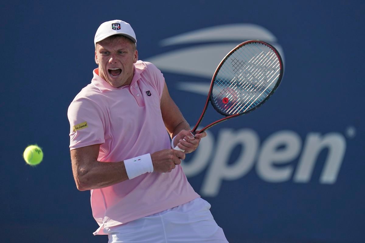 ATP Tokio: Rýchly koniec pre Dána. Nenasadený Jenson Brooksby prekvapil Runeho
