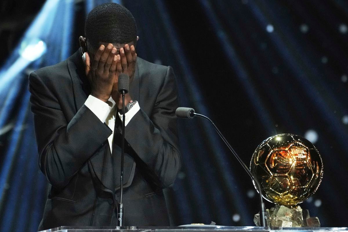 Ousmane Dembélé prezradil, kto mu ako prvý gratuloval k zisku Zlatej lopty. Nechýbal ani Messi