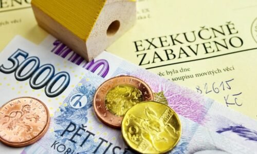Přes půl milionu Čechů čelí exekuci, navzdory možnému oddlužení. Pomoc brzdí obavy i neznalost