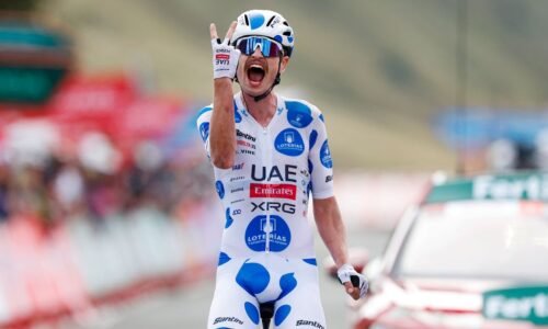 Vuelta: Ďalší triumf pre tím UAE Emirates, do červeného sa však oblieka ich najväčší konkurent