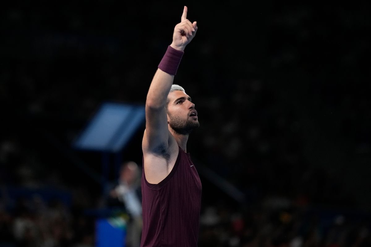ATP Tokio: Carlos Alcaraz zvládol trojsetovú bitku a zabojuje o titul