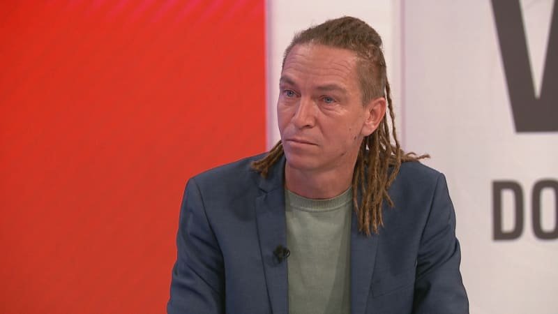 Bartoš: Ostříhám si dredy, když Piráti porazí SPD. Politikům poslal vzkaz kvůli útoku na Babiše Bartoš: Ostříhám si dredy, když Piráti porazí SPD. Politikům poslal vzkaz kvůli útoku na Babiše
