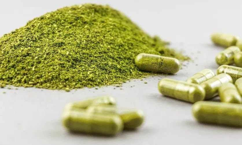 Démon kratom: Pubertiaci ho pokojne pijú, ale tento „čaj“ môže vyvolať závislosť