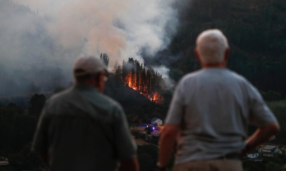 En Espagne, l’extrême droite progresse pendant que socialistes et conservateurs s’écharpent sur les incendies – POLITICO