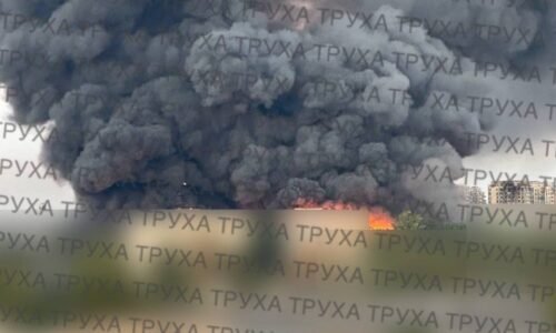 Po raketovom útoku horí v centre Kyjeva budova ukrajinskej vlády Po raketovom útoku horí v centre Kyjeva budova ukrajinskej vlády