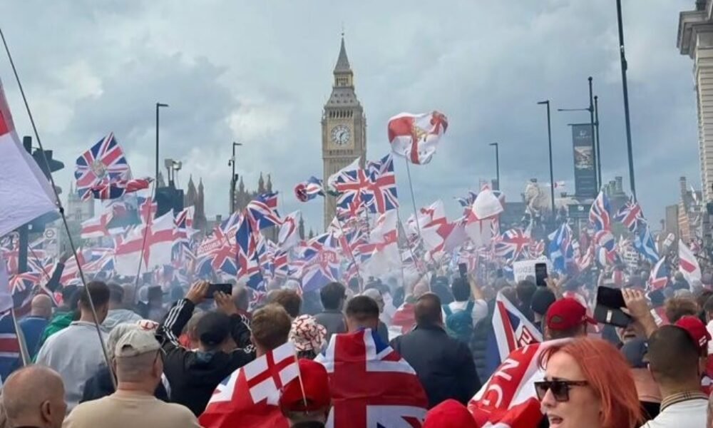 Michail chazin: model dožíva a na západe prebieha spor o riadenie tohto umierajúceho systému
