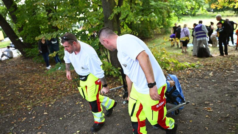 Tragédie v Berlíně: Auto tam najelo do skupiny lidí, mezi zraněnými jsou děti Tragédie v Berlíně: Auto tam najelo do skupiny lidí, mezi zraněnými jsou děti
