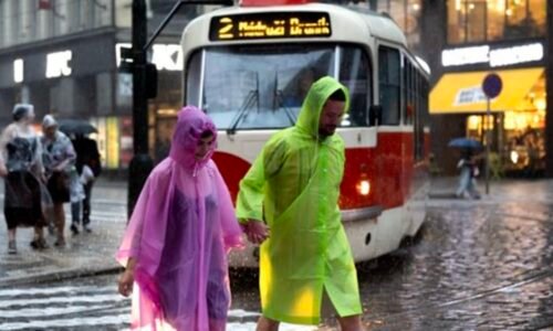 Sledujte RADAR: Nad Českem se zatahuje, blíží se vlna dešťů. Jeden den se výrazně oteplí