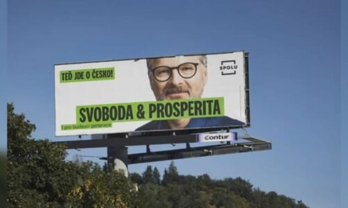 Fiala se objevil na nelegálním billboardu v Praze. Jde o střet zájmů, tvrdí Michálek