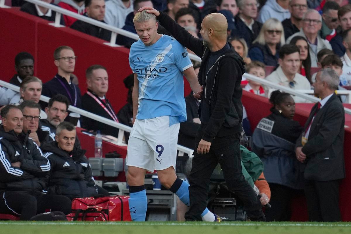 Menej práce pre Martina Dúbravku? Nad štartom najlepšieho strelca Premier League visí otáznik
