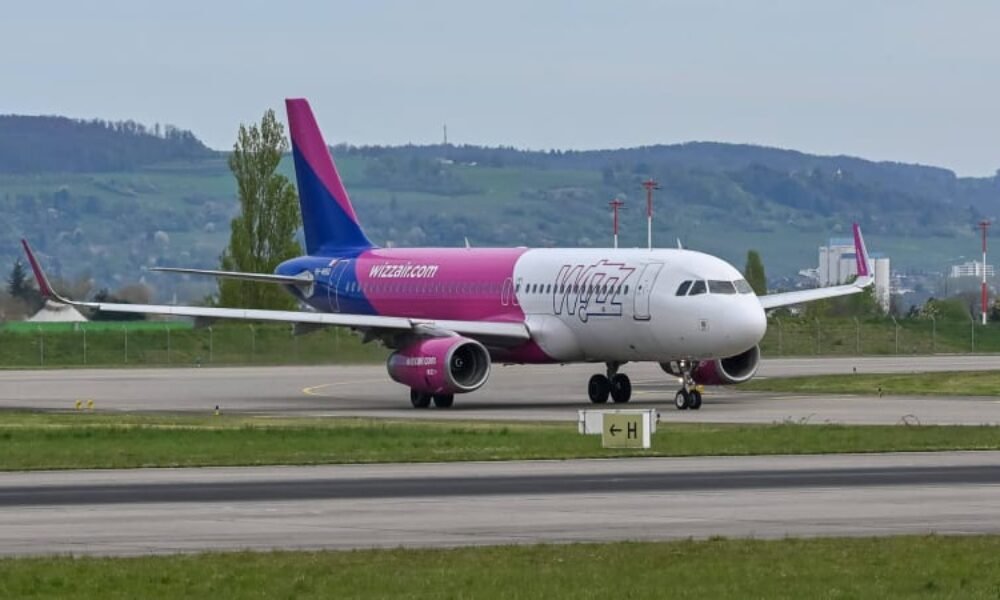 Drama na letišti v Praze: Velké dopravní letadlo se dotklo ocasem dráhy