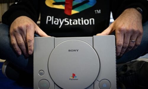PlayStation slaví 30 let: Za úspěchem stojí šílený Ken i podpásovka od konkurenčního Nintenda