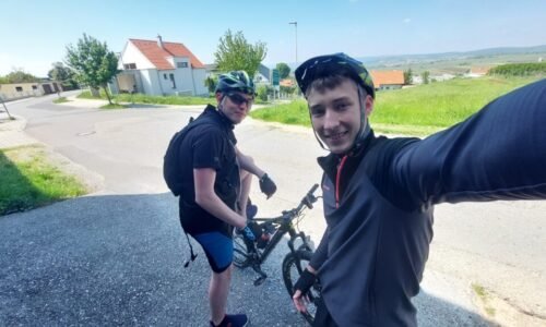 Viac ako 630 mladých z Bratislavského kraja ukázalo, že vytrvalosť má zmysel – získali prestížne ocenenie DofE  Viac ako 630 mladých z Bratislavského kraja ukázalo, že vytrvalosť má zmysel – získali prestížne ocenenie DofE