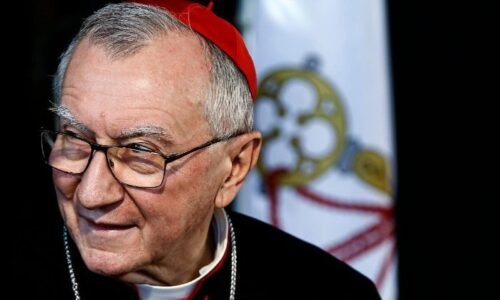 Kard. Parolin: Svätá stolica je na strane šíriteľov pokoja