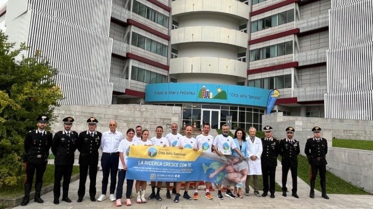 Karabinieri a Athletica Vaticana spoločne organizujú „pediatrickú štafetu“