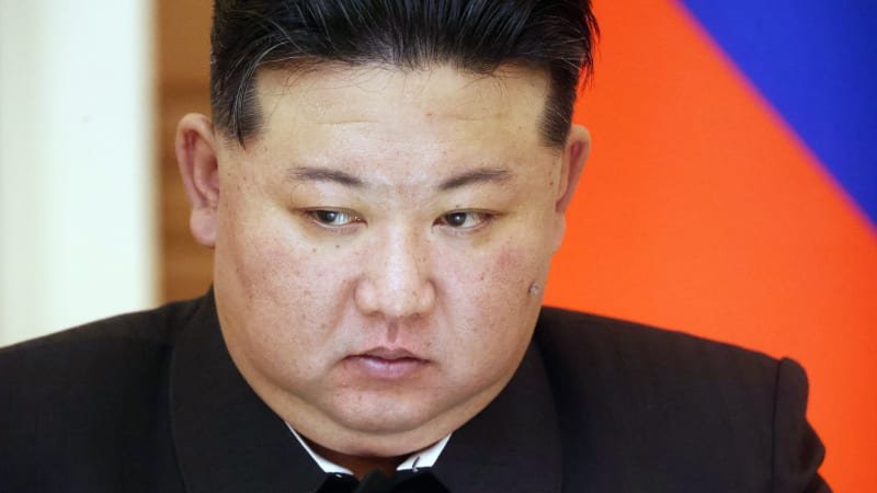 KLDR se jaderných zbraní nikdy nevzdá, vzkázal Kim Trumpovi. Sjednocení s Jižní Koreou odmítl