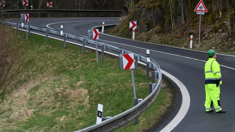 Silnice mezi Budějovicemi a Pískem naváže na obchvat. Renovace má předejít tragickým nehodám Silnice mezi Budějovicemi a Pískem naváže na obchvat. Renovace má předejít tragickým nehodám